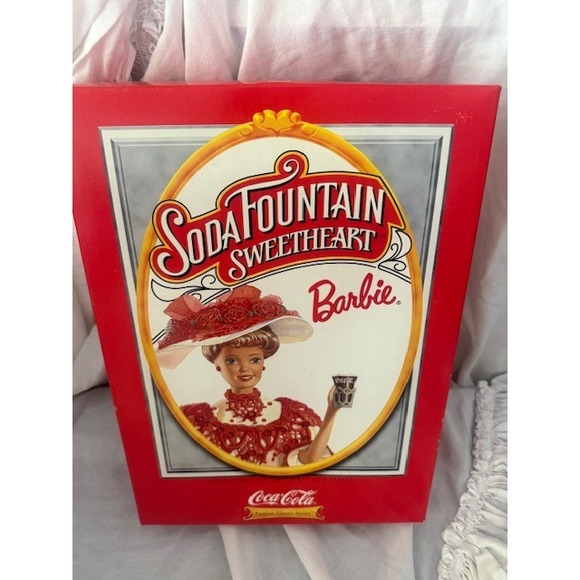 Barbie in Red Lace and White Polka Dot Gown - Picture 4 of 5